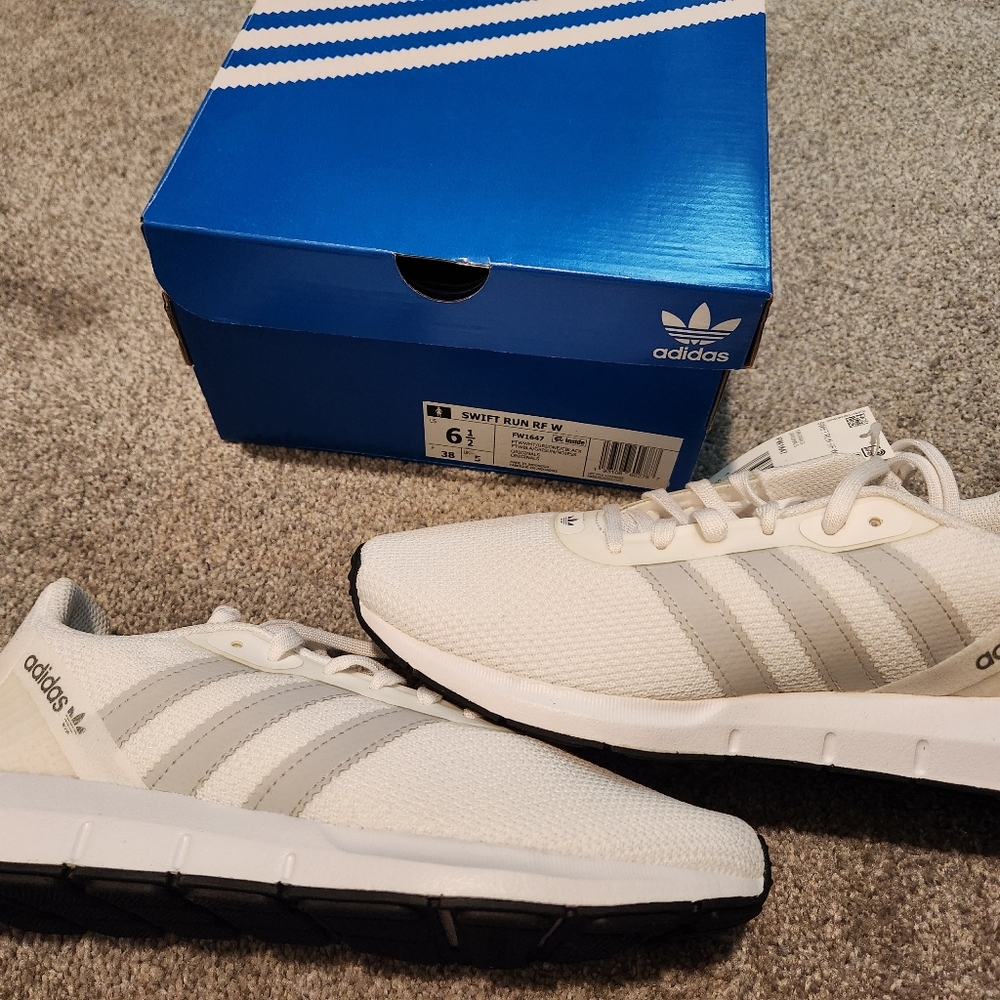 Adidas Swift Run - Picture 2 of 2
